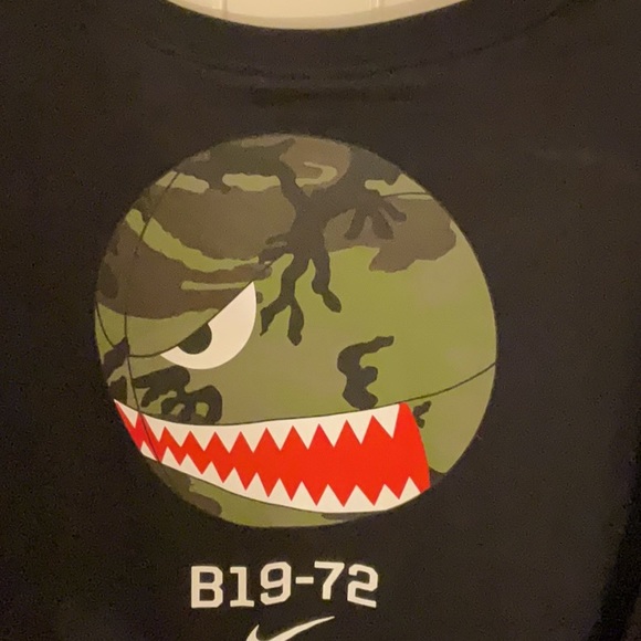 Nike tee - Picture 4 of 5